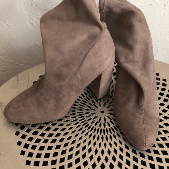 Suede ankle boots with block heels - Picture 2 of 3
